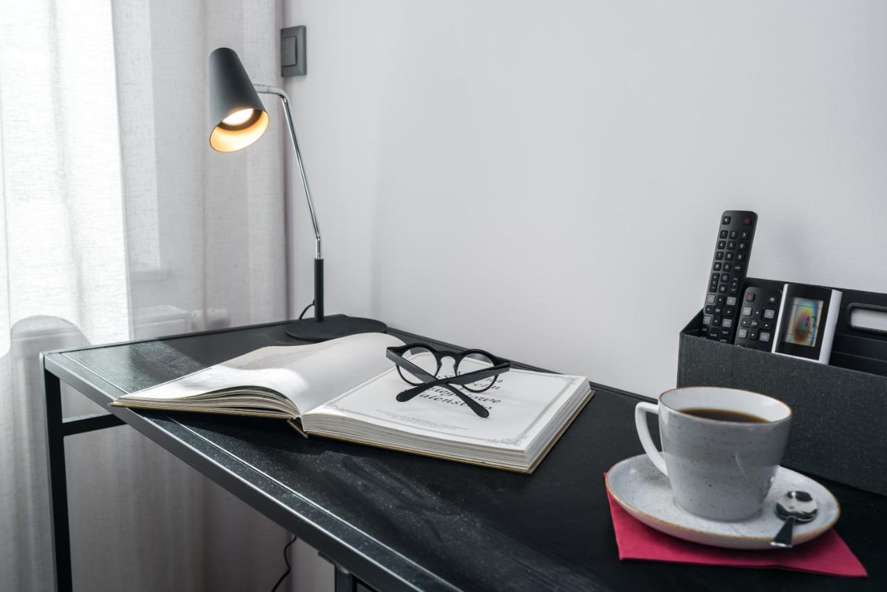 Central Apartments Garbary By Noclegi Renters Познан Екстериор снимка