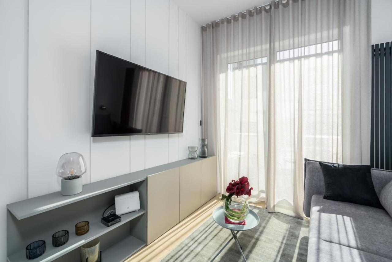 Central Apartments Garbary By Noclegi Renters Познан Екстериор снимка