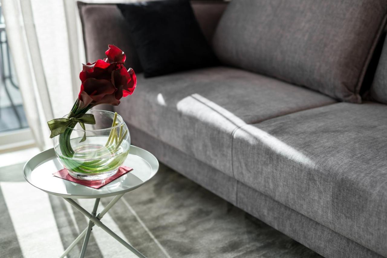 Central Apartments Garbary By Noclegi Renters Познан Екстериор снимка