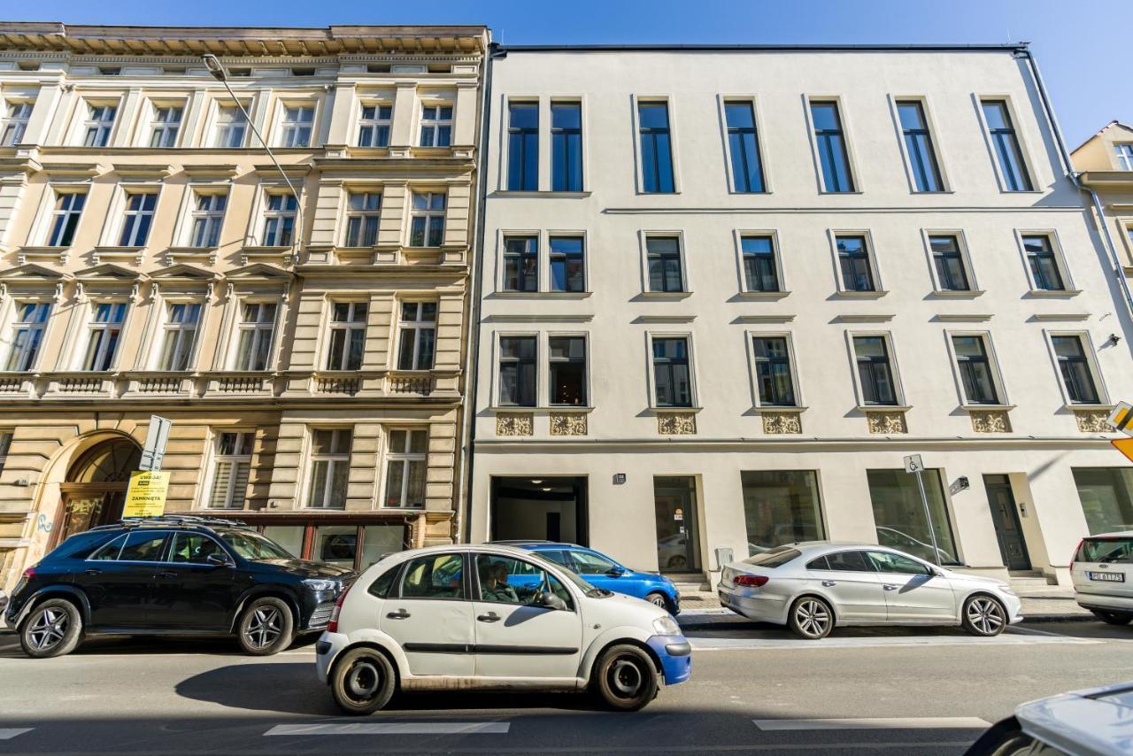 Central Apartments Garbary By Noclegi Renters Познан Екстериор снимка