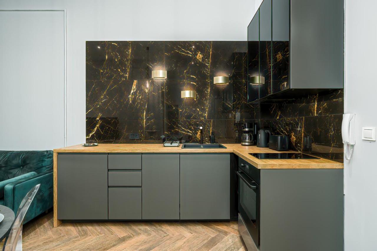 Central Apartments Garbary By Noclegi Renters Познан Екстериор снимка