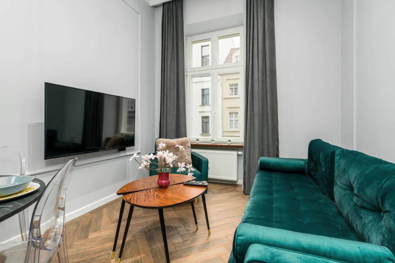 Central Apartments Garbary By Noclegi Renters Познан Екстериор снимка