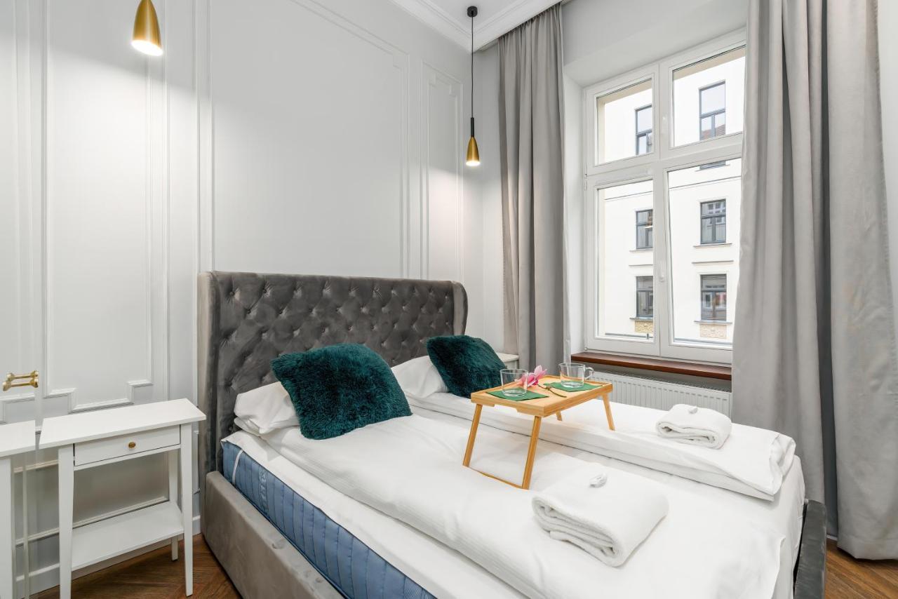 Central Apartments Garbary By Noclegi Renters Познан Екстериор снимка