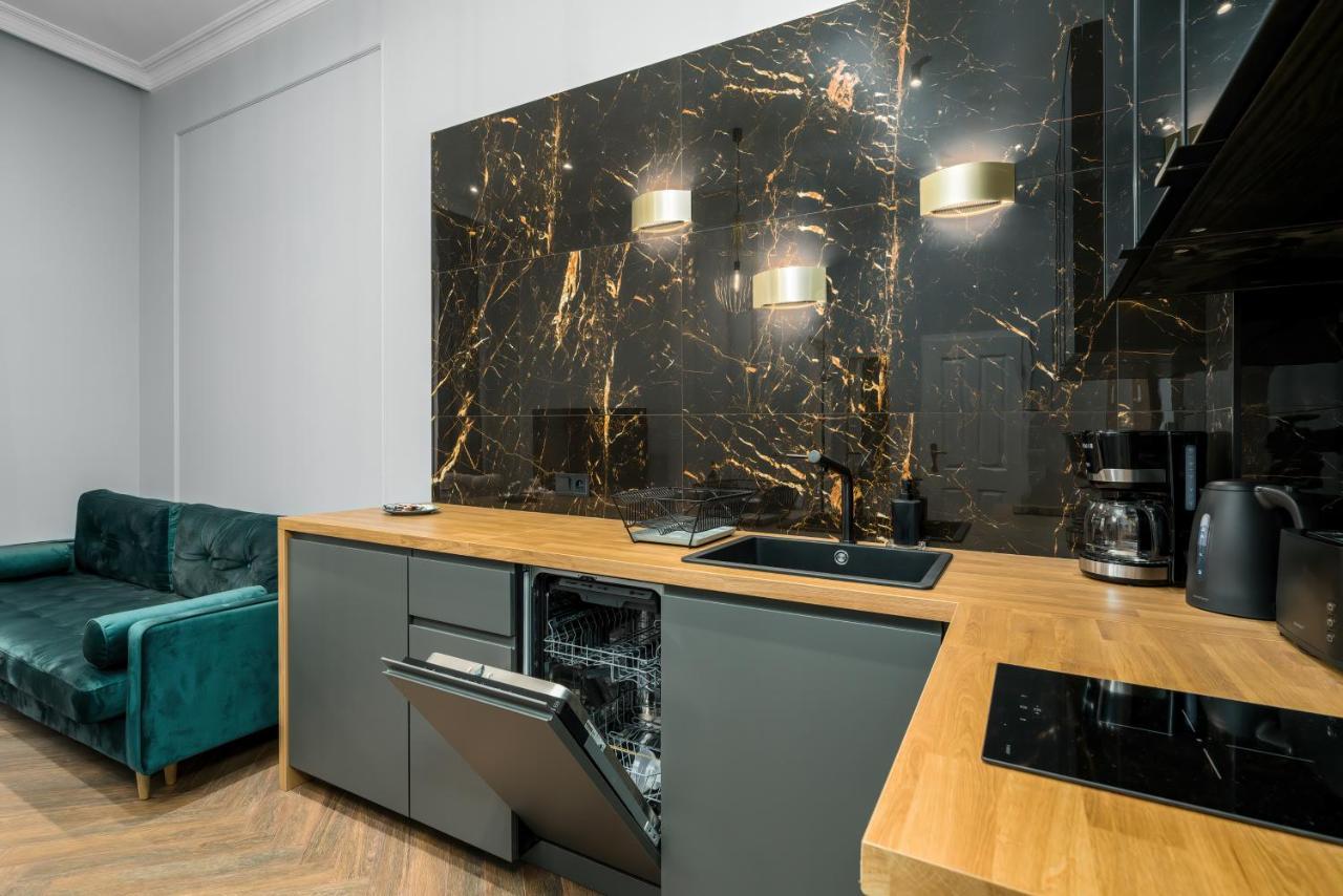 Central Apartments Garbary By Noclegi Renters Познан Екстериор снимка