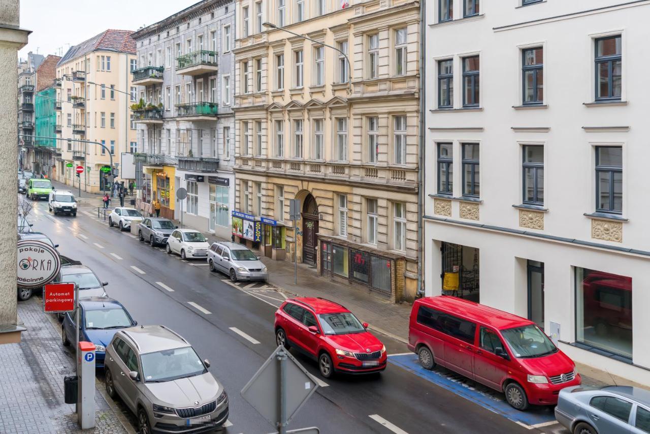 Central Apartments Garbary By Noclegi Renters Познан Екстериор снимка