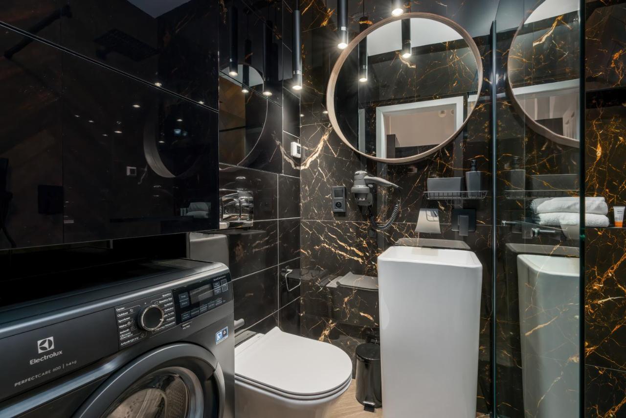 Central Apartments Garbary By Noclegi Renters Познан Екстериор снимка