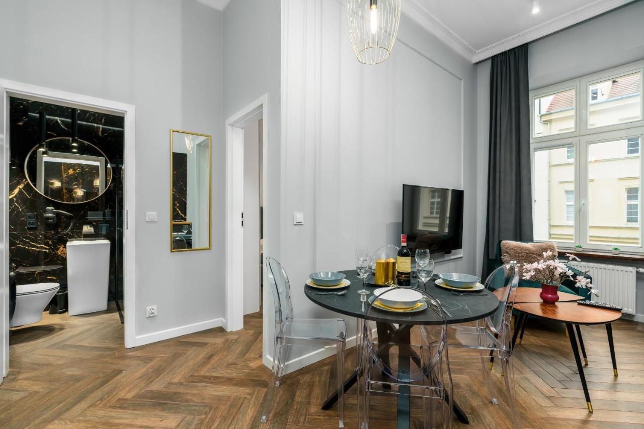 Central Apartments Garbary By Noclegi Renters Познан Екстериор снимка