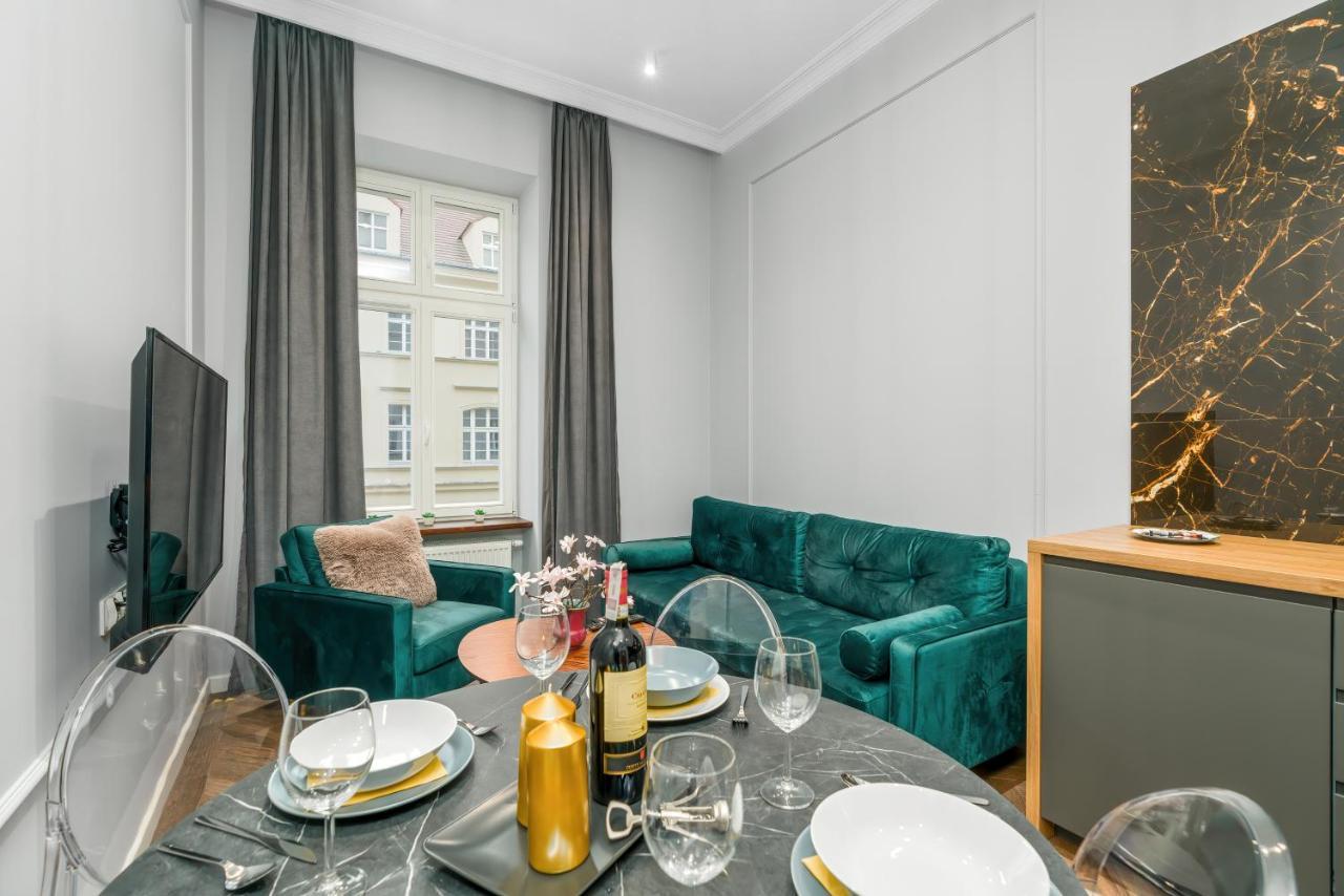 Central Apartments Garbary By Noclegi Renters Познан Екстериор снимка